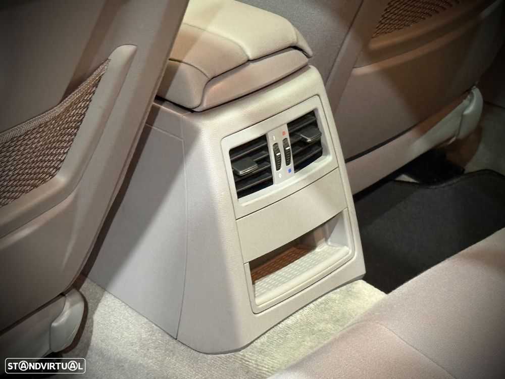 BMW 320 d Line Sport - 22