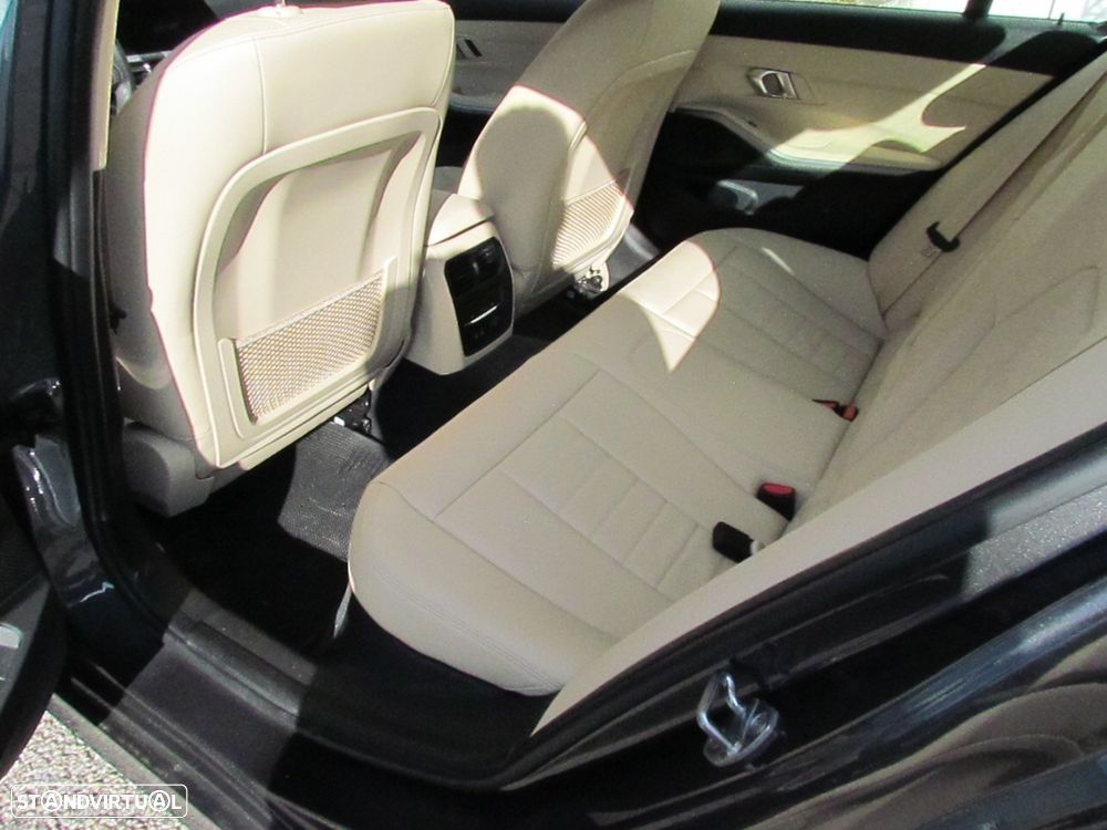 BMW 320 d Advantage Auto - 18