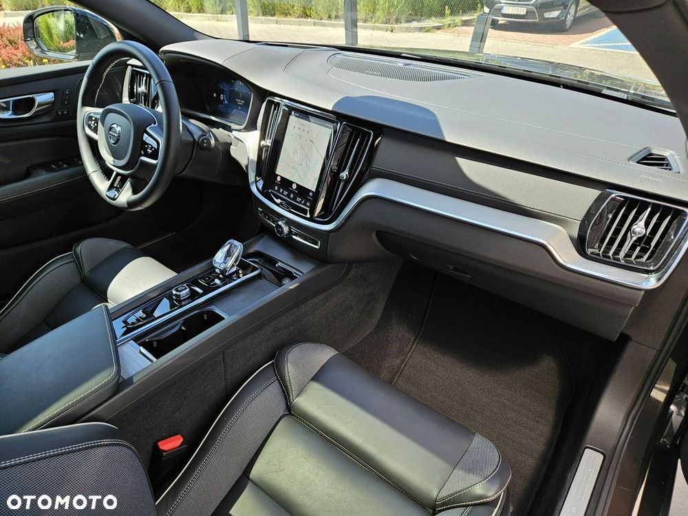 Volvo V60 B4 B DKG Ultra Dark - 13