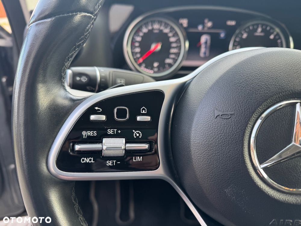 Mercedes-Benz Klasa E 220 d 4-Matic 9G-TRONIC - 21