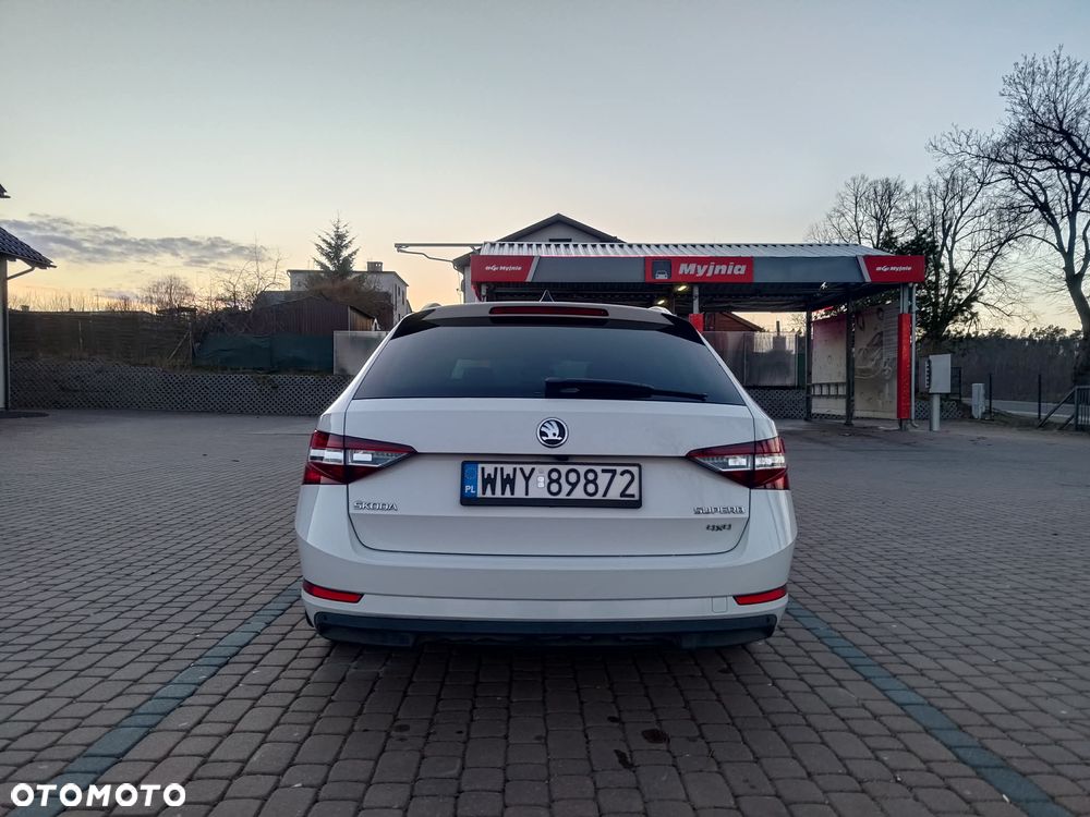 Skoda Superb 2.0 TDI 4x4 DSG L&K - 5