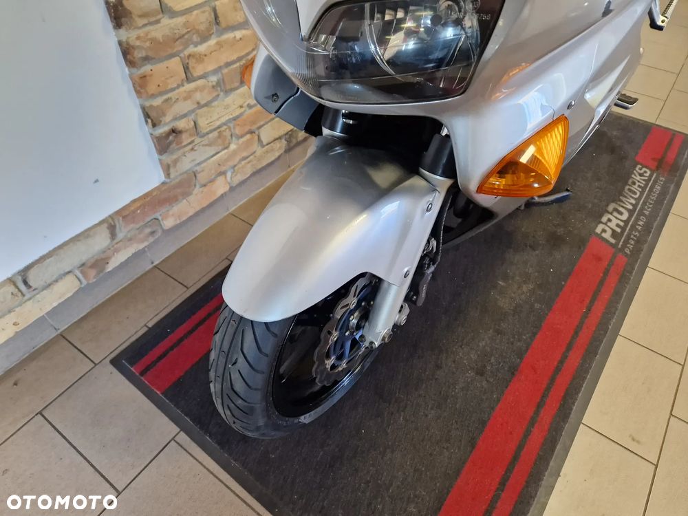 Honda VFR - 10