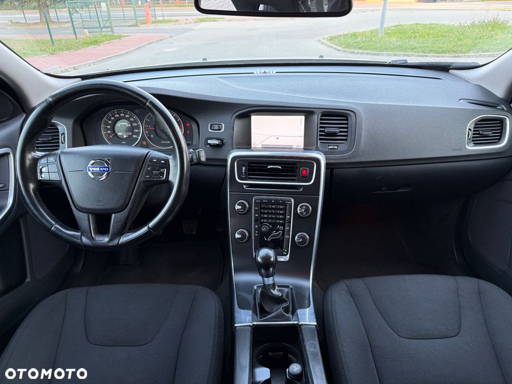 Volvo V60 D3 Momentum - 9