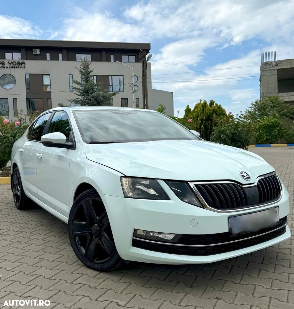 Skoda Octavia 2.0 TDI DSG Style - 2