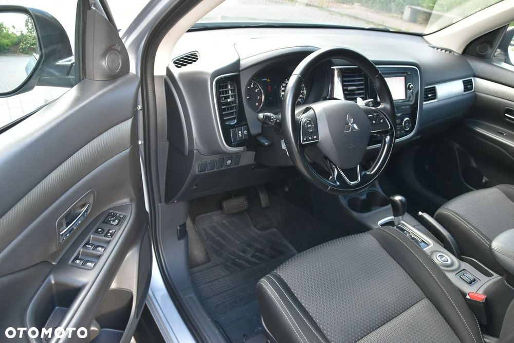 Mitsubishi Outlander - 14