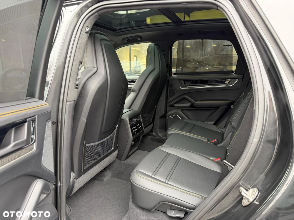 Porsche Cayenne - 20