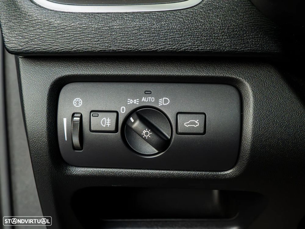 Volvo V40 2.0 D2 Momentum - 32