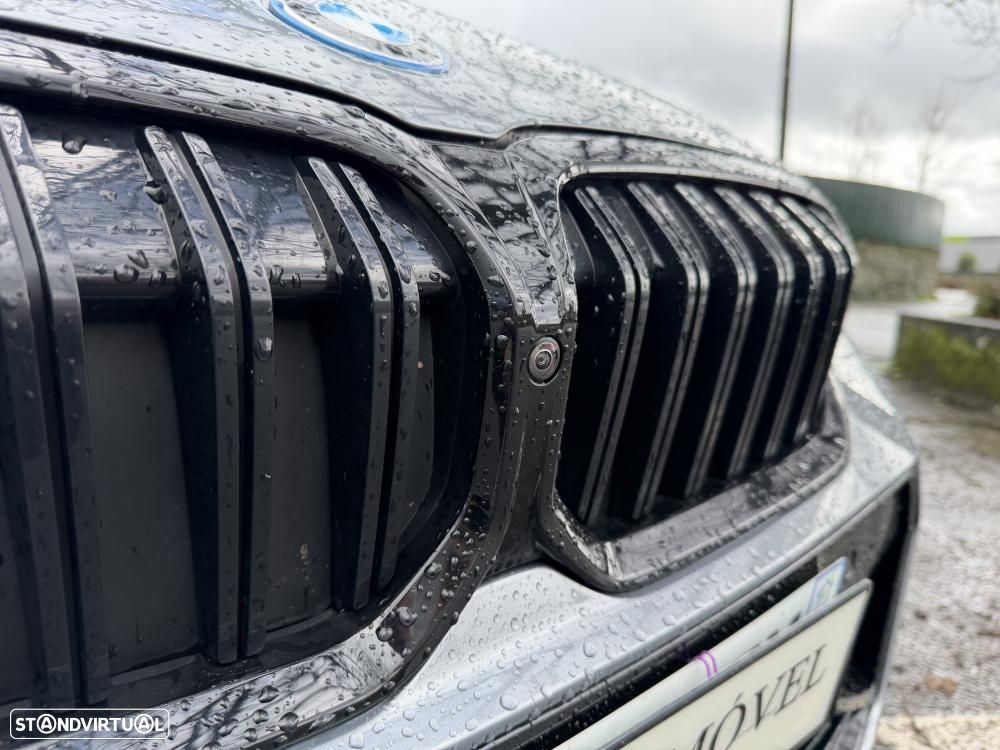 BMW 330 e Pack 50 anos M Auto - 13