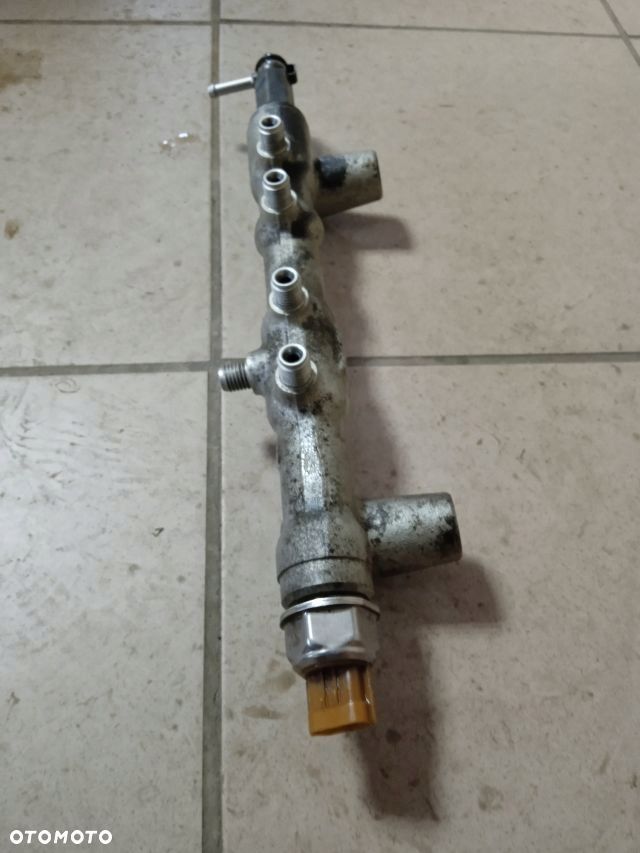 NISSAN PATHFINDER LIFT 2.5 DCI LISTWA WTRYSKOWA - 2