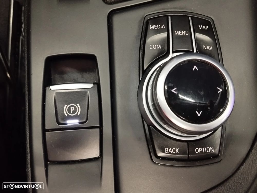 BMW X1 18 d sDrive Auto - 42