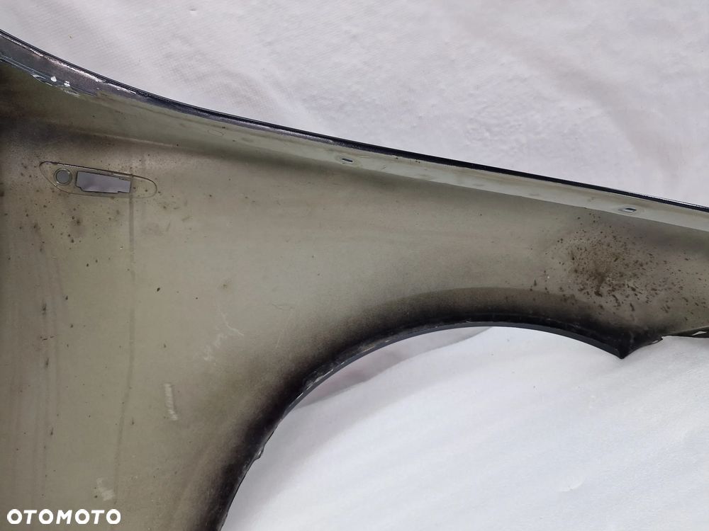 BMW E87 / E88 / E81 04- LEWY BŁOTNIK PRZEDNI PRZÓD , NR AUKCJI BŁ35 - 19