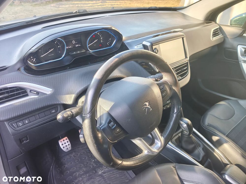 Peugeot 2008 1.2 VTi Allure - 21
