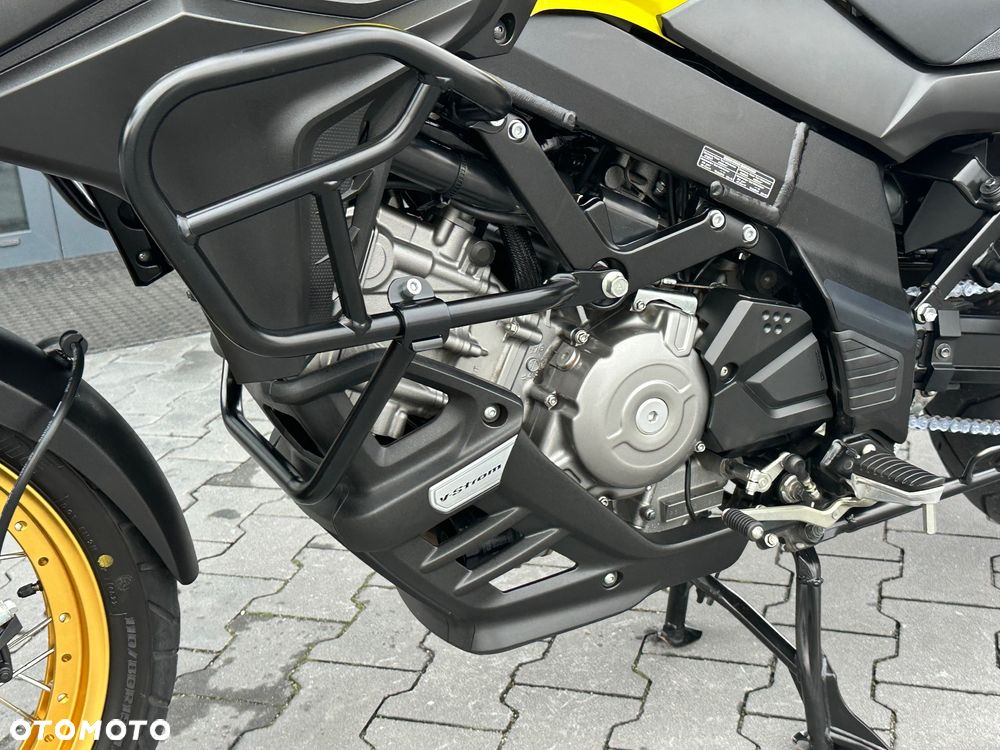Suzuki V-STROM - 35