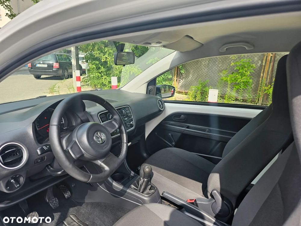 Volkswagen up! Standard - 10