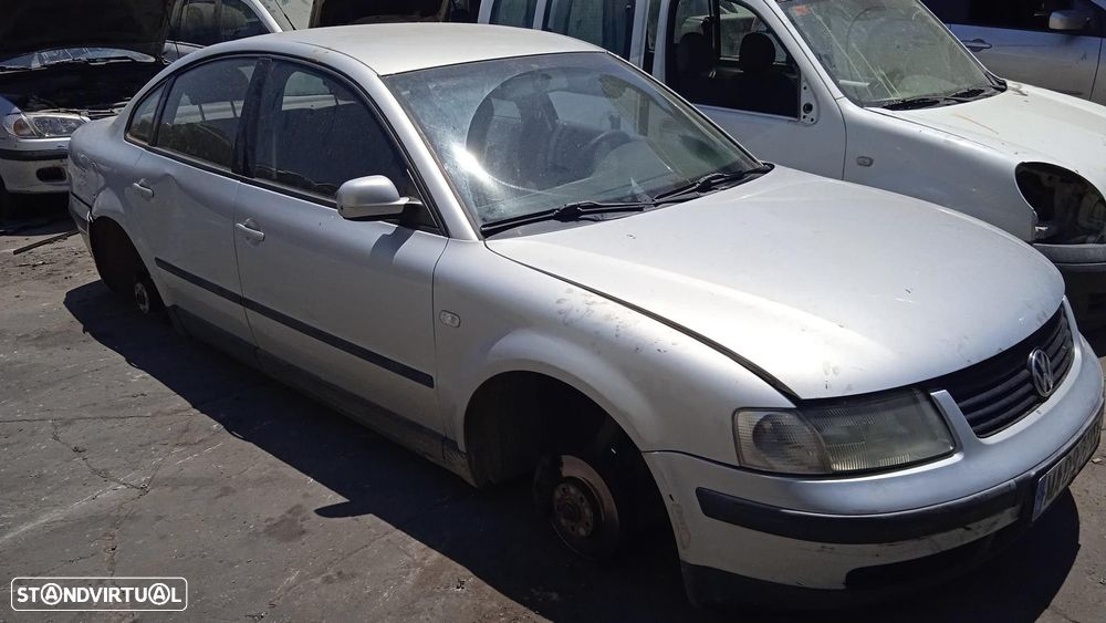 ARTICULAÇÃO LIMPA-VIDROS FRONTAL VOLKSWAGEN PASSAT 2000 -8D1955603A - 4