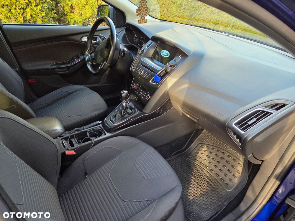 Ford Focus 1.0 EcoBoost Titanium ASS - 9