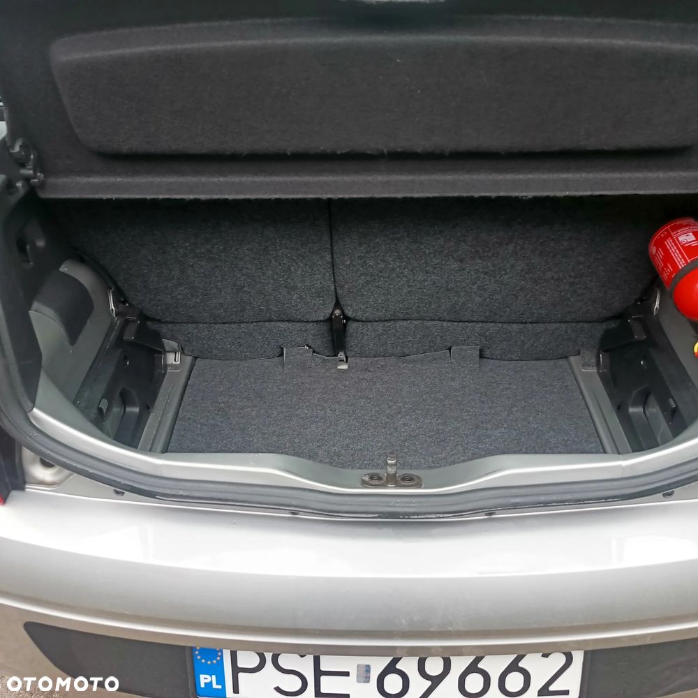 Volkswagen up! street - 10