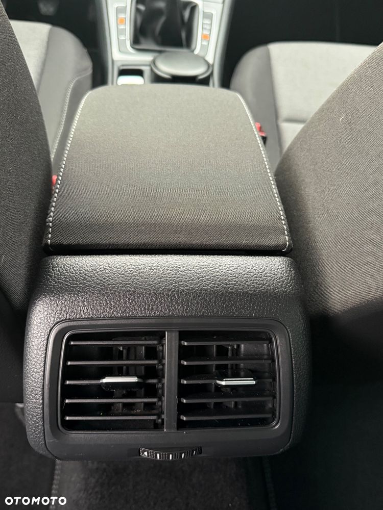 Volkswagen Golf 1.2 TSI BlueMotion Technology Comfortline - 27