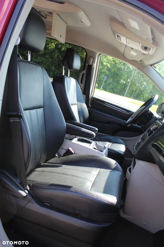 Chrysler Town & Country 3.6 Touring - 18