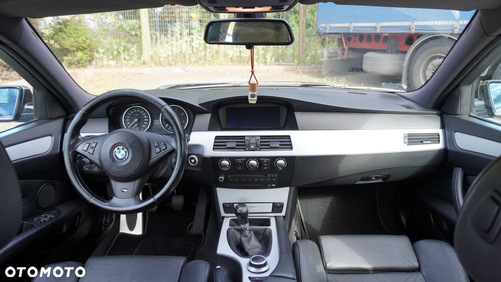 BMW Seria 5 520d - 14