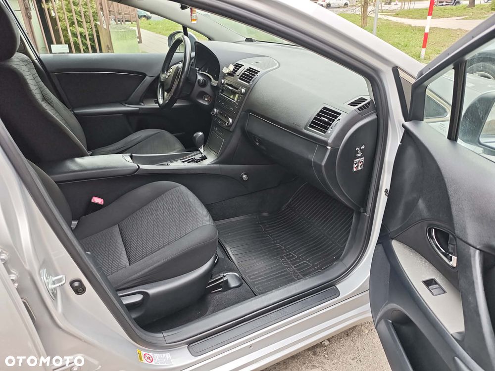 Toyota Avensis - 5