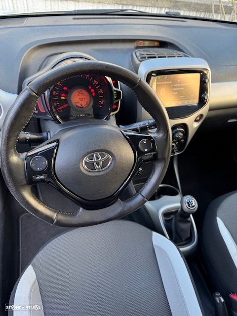 Toyota Aygo 1.0 X-Play+X-Touch - 16