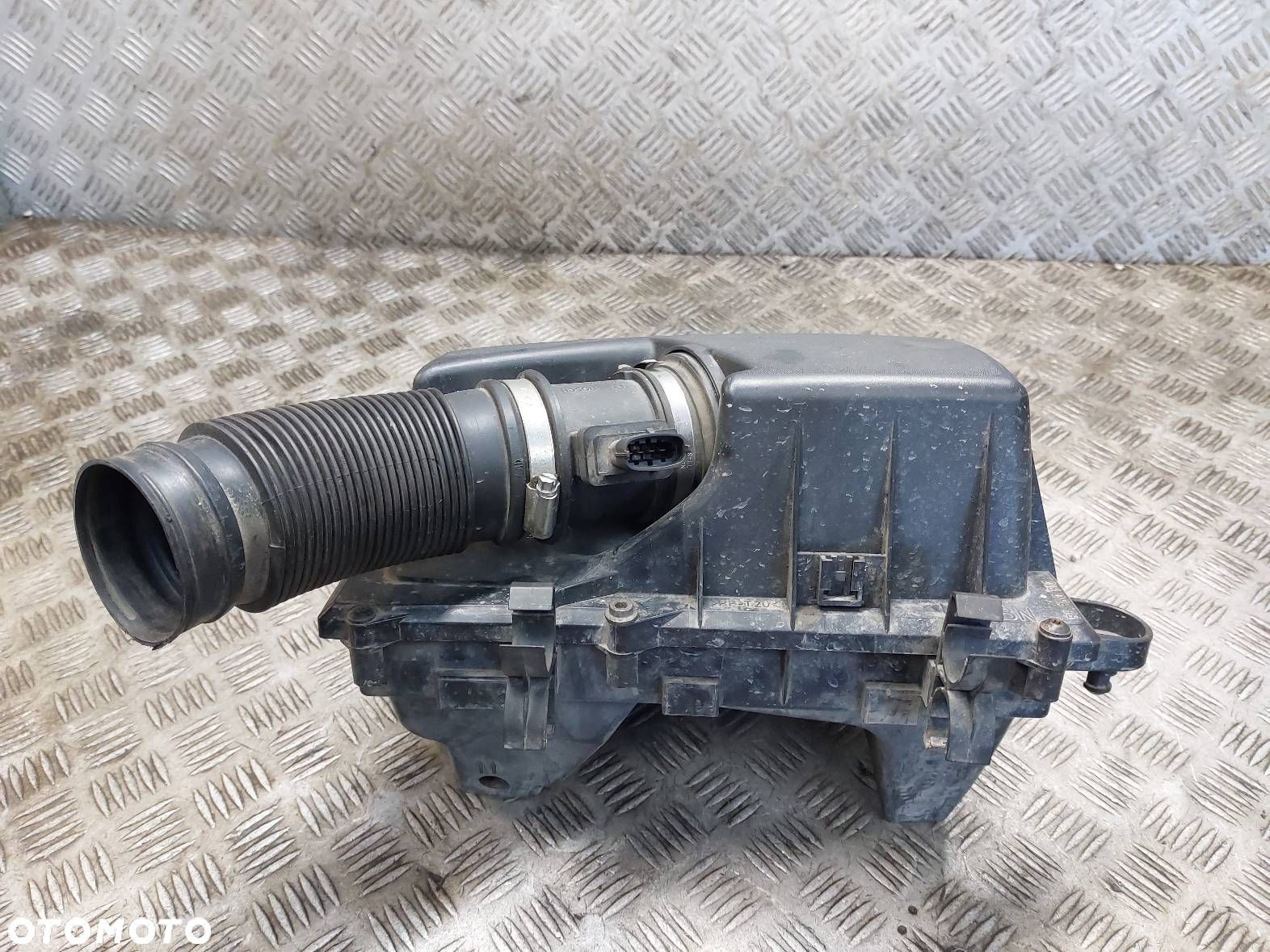 OBUDOWA FILTRA + PRZEPŁYWOMIERZ RURA DOLOT VECTRA C 1.9 CDTI 55350912 - 1