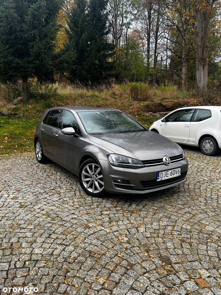 Volkswagen Golf - 1