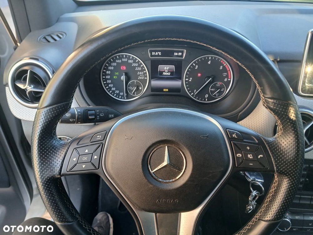 Mercedes-Benz Klasa B 180 d Edition - 25