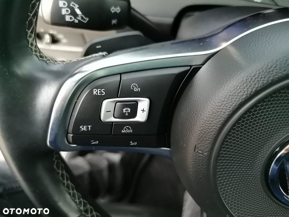 Volkswagen Passat 2.0 TDI SCR DSG - 18