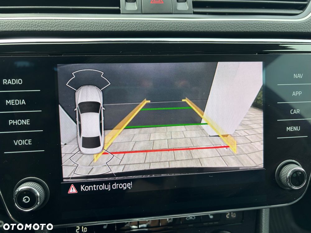 Skoda Superb 2.0 TDI SCR Style DSG - 30