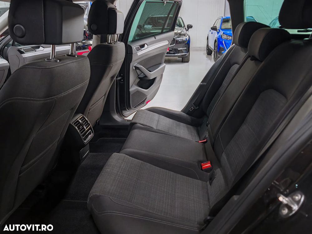 Volkswagen Passat 2.0 TDI SCR DSG Business - 27