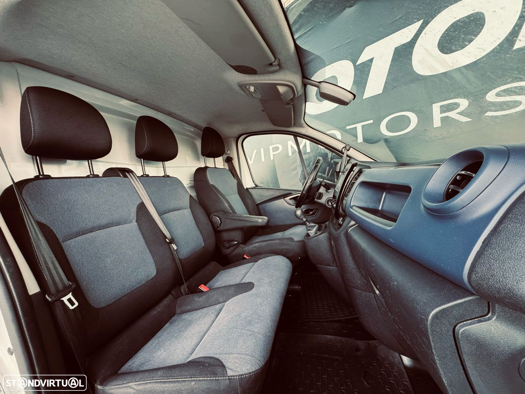 Opel Vivaro - 13