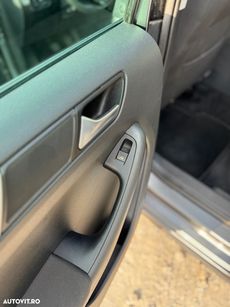 Volkswagen Jetta 2.0 TDI DPF Highline - 24