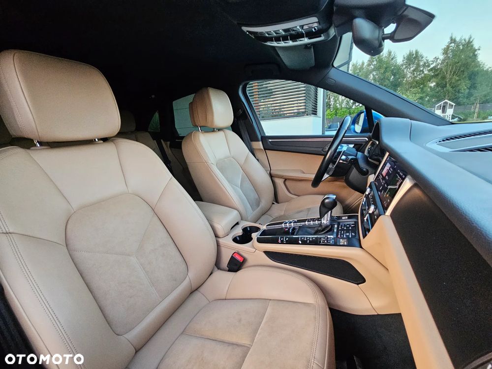 Porsche Macan - 25