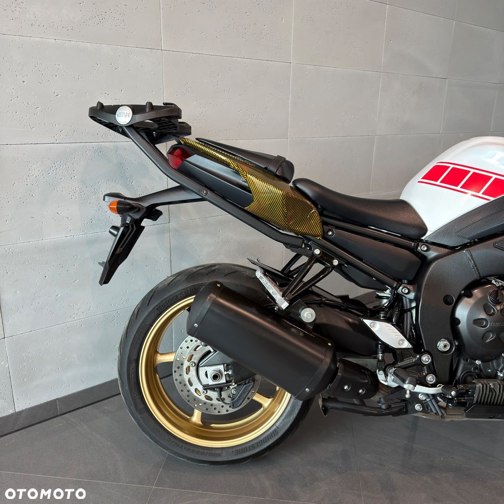 Yamaha FZ8 - 6