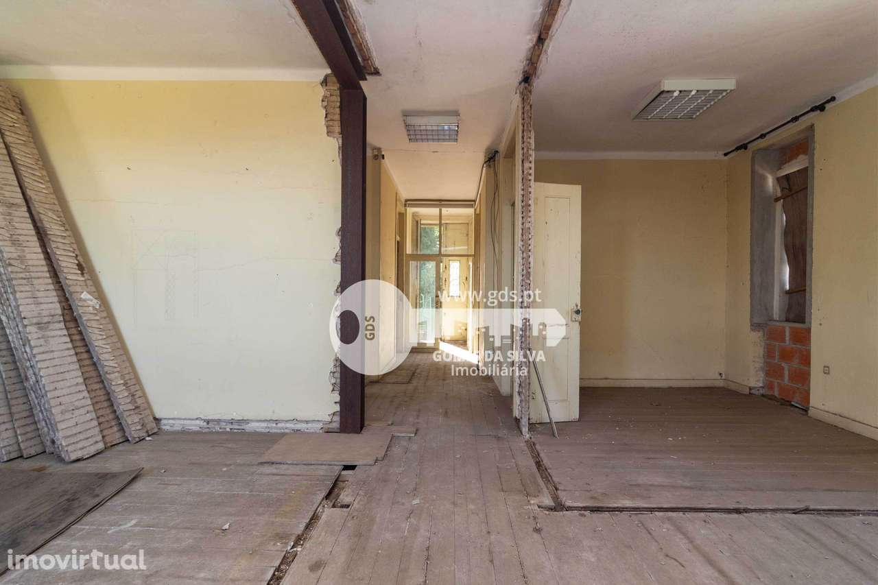 Moradia para Restauro com Projeto Aprovado - Junto ao Sameiro | Braga - Grande imagem: 3/19