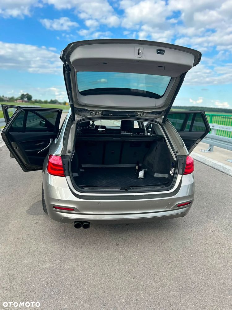 BMW Seria 3 320d Luxury Line - 12