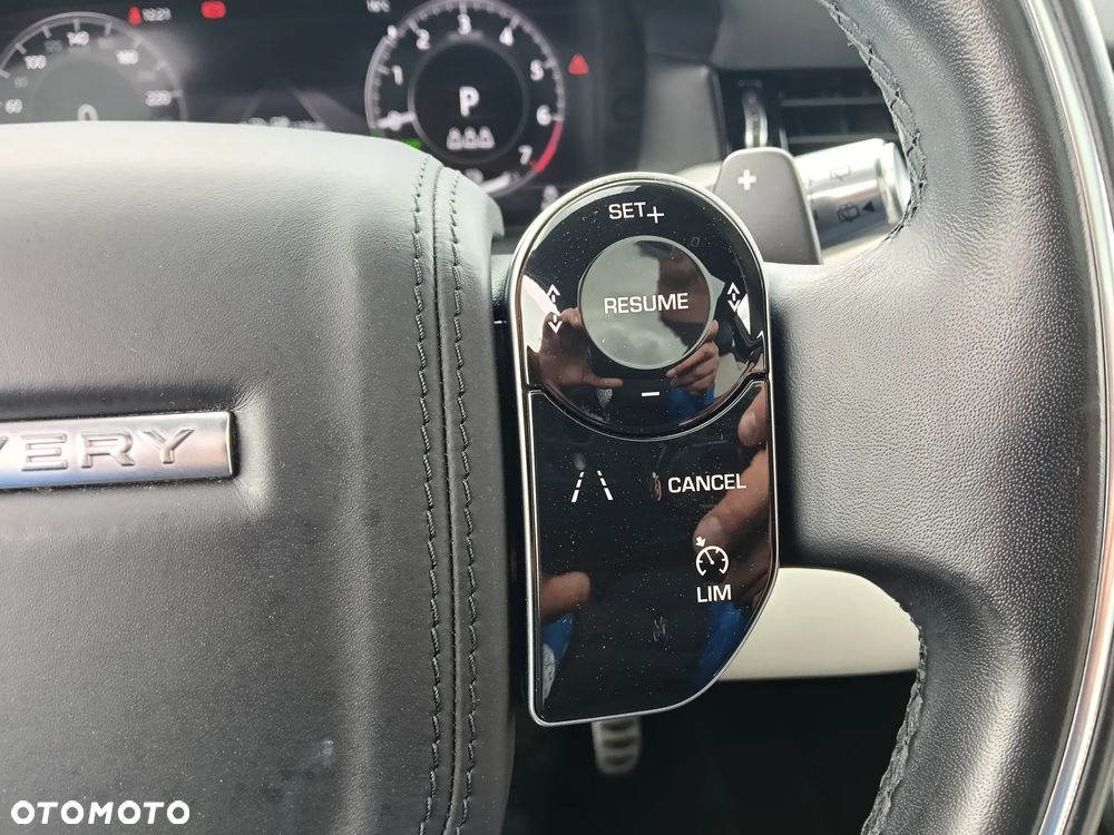 Land Rover Discovery Sport P300e R-Dynamic - 30