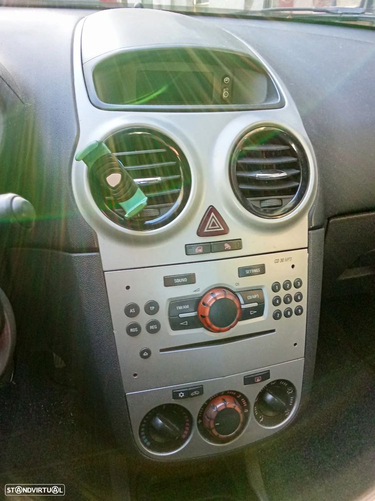 Opel Corsa 1.2 Flex Fuel - 3