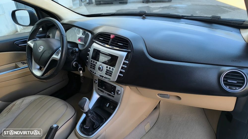Lancia Delta 1.6 M-Jet Platino - 40
