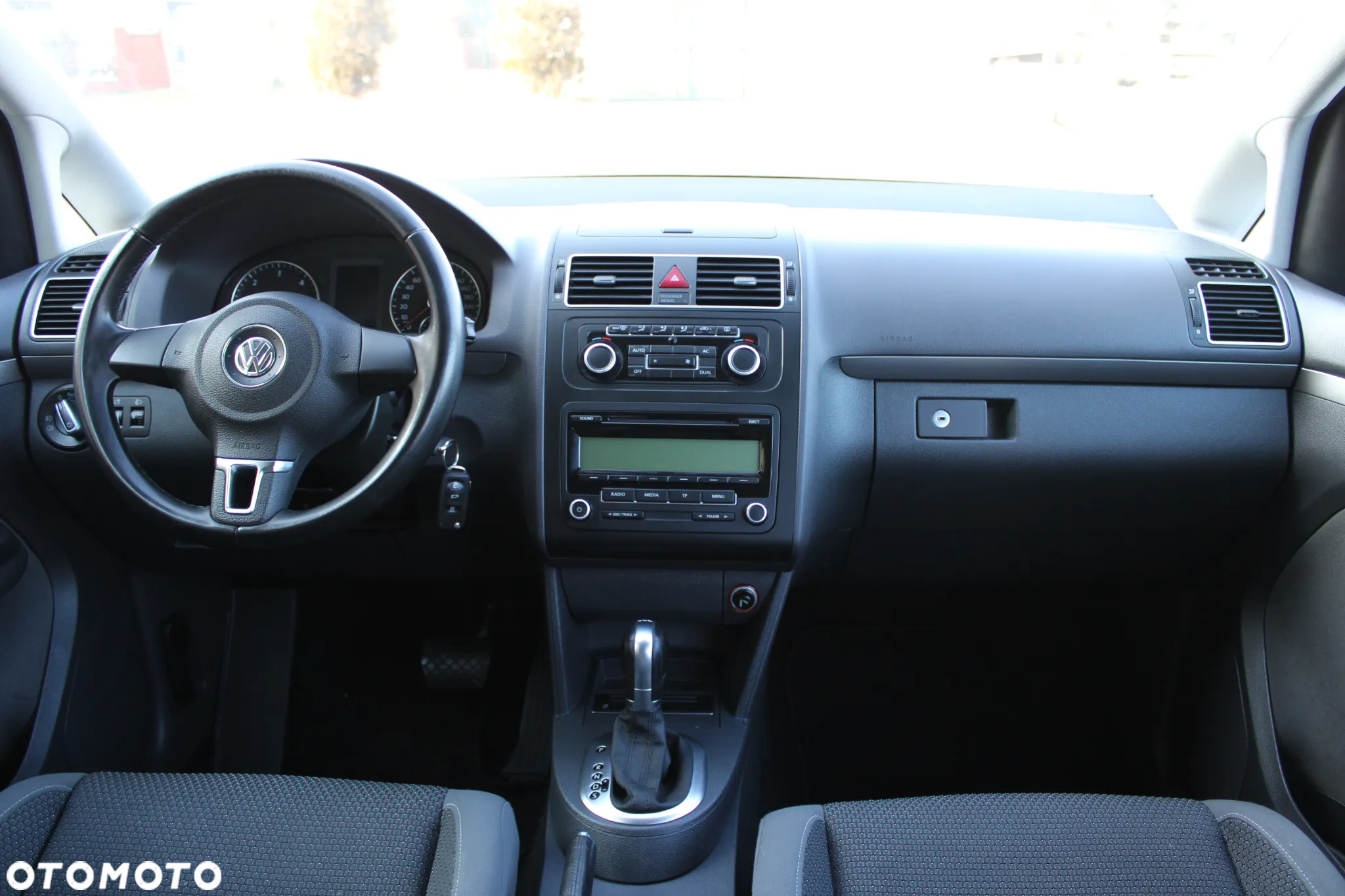 Volkswagen Touran 1.6 TDI DPF BlueMotion Technology DSG Comfortline - 19
