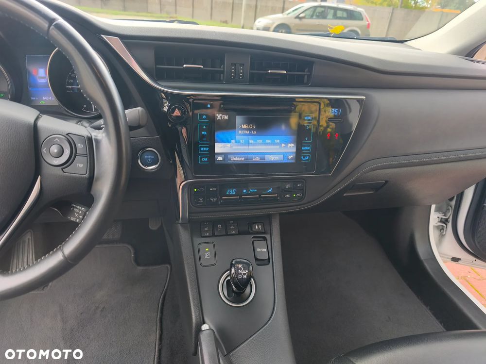 Toyota Auris - 15