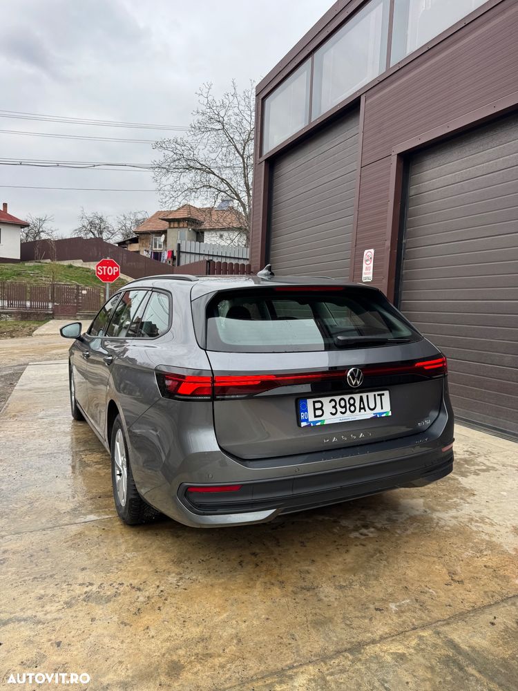 Volkswagen Passat 1.5 eTSI DSG MHEV Business - 3