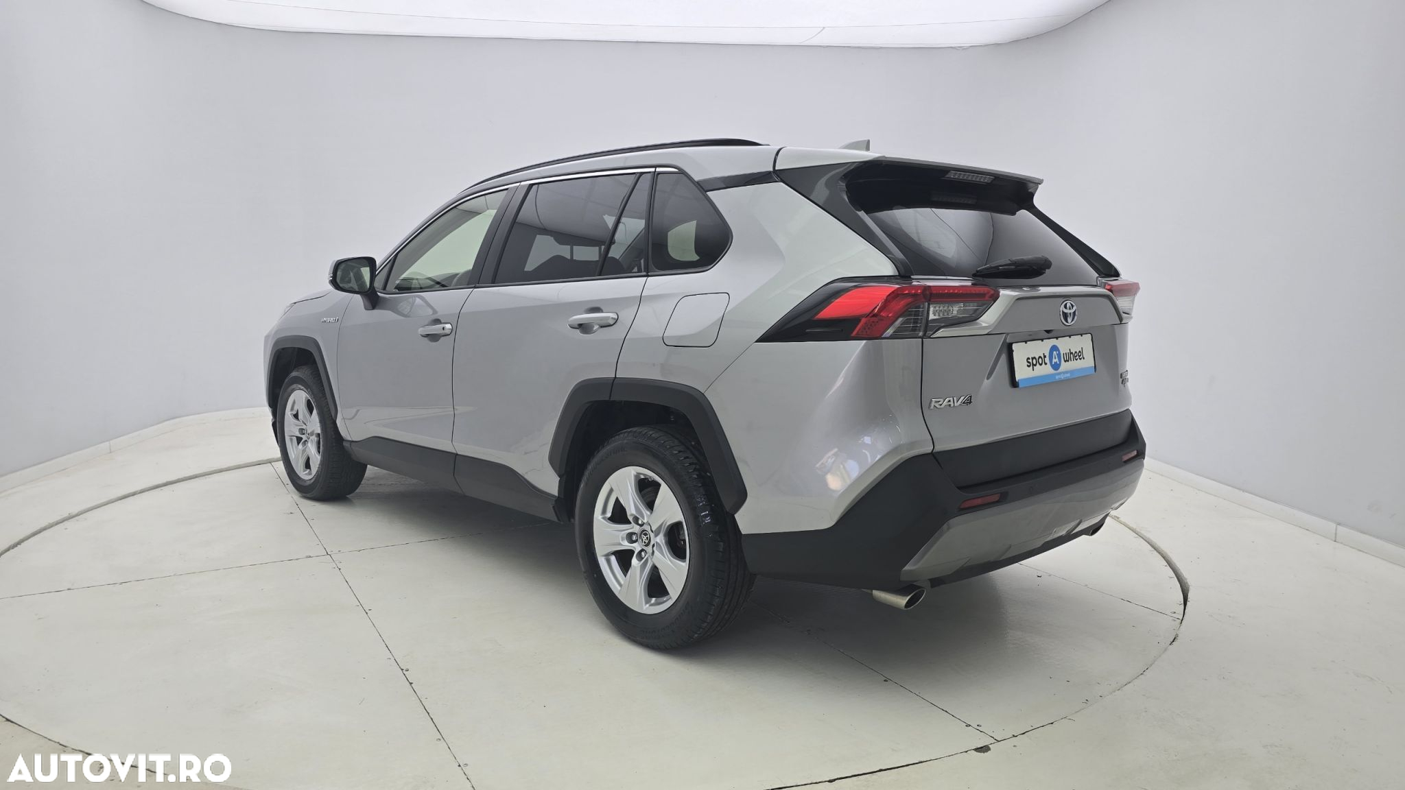 Toyota RAV4 - 8