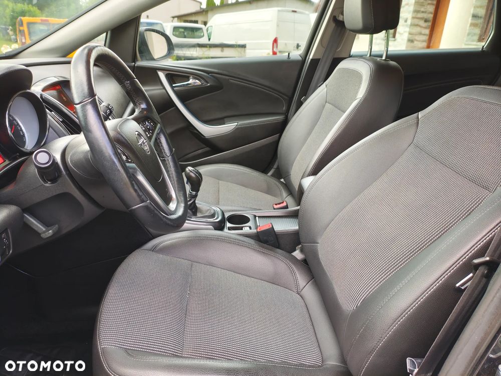 Opel Astra 1.4 Turbo Exklusiv - 6