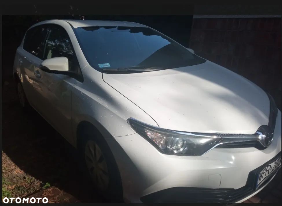 Toyota Auris - 13