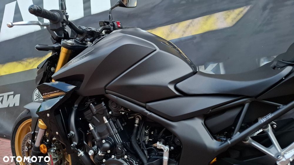 Honda CB - 12