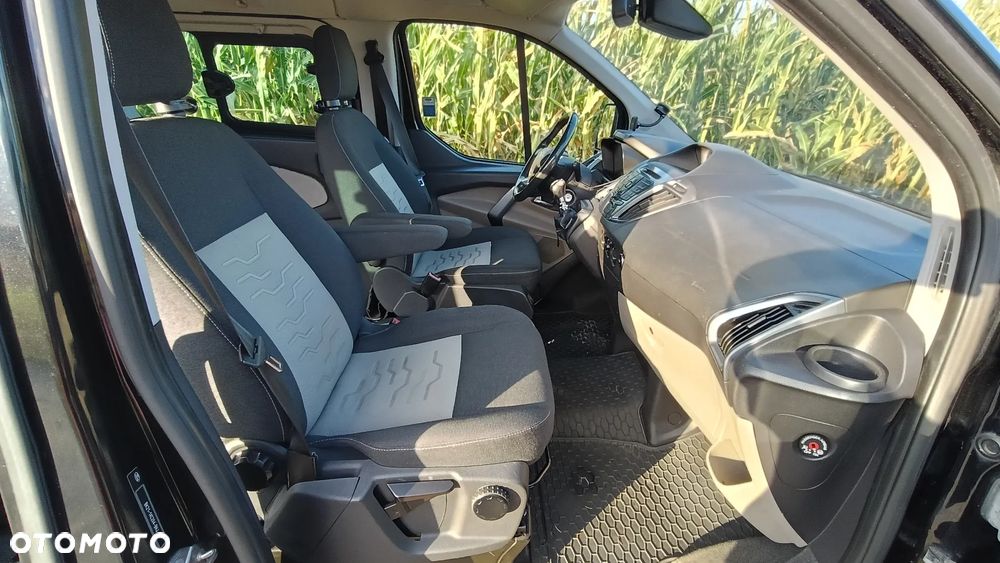 Ford Tourneo Custom - 16