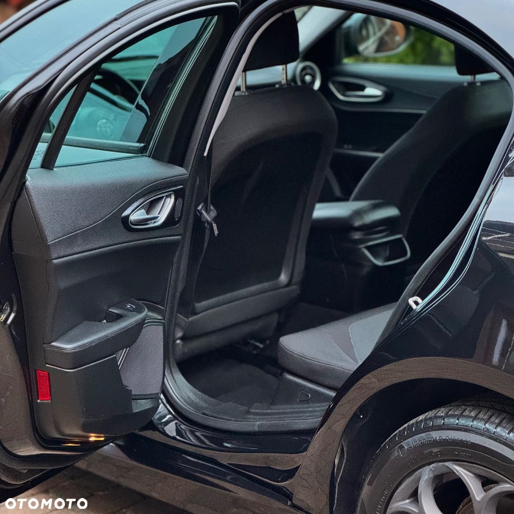 Alfa Romeo Giulia - 22